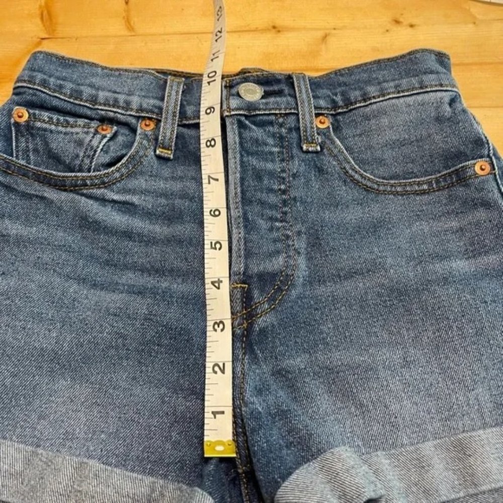 Levi's 501 Medium Wash Denim Shorts - Picture 12 of 15